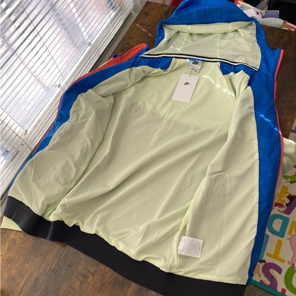 Nike Mens Size S Sportswear Woven Windbreaker Black Signal Blue AT5270-015 NWT - Picture 8 of 8